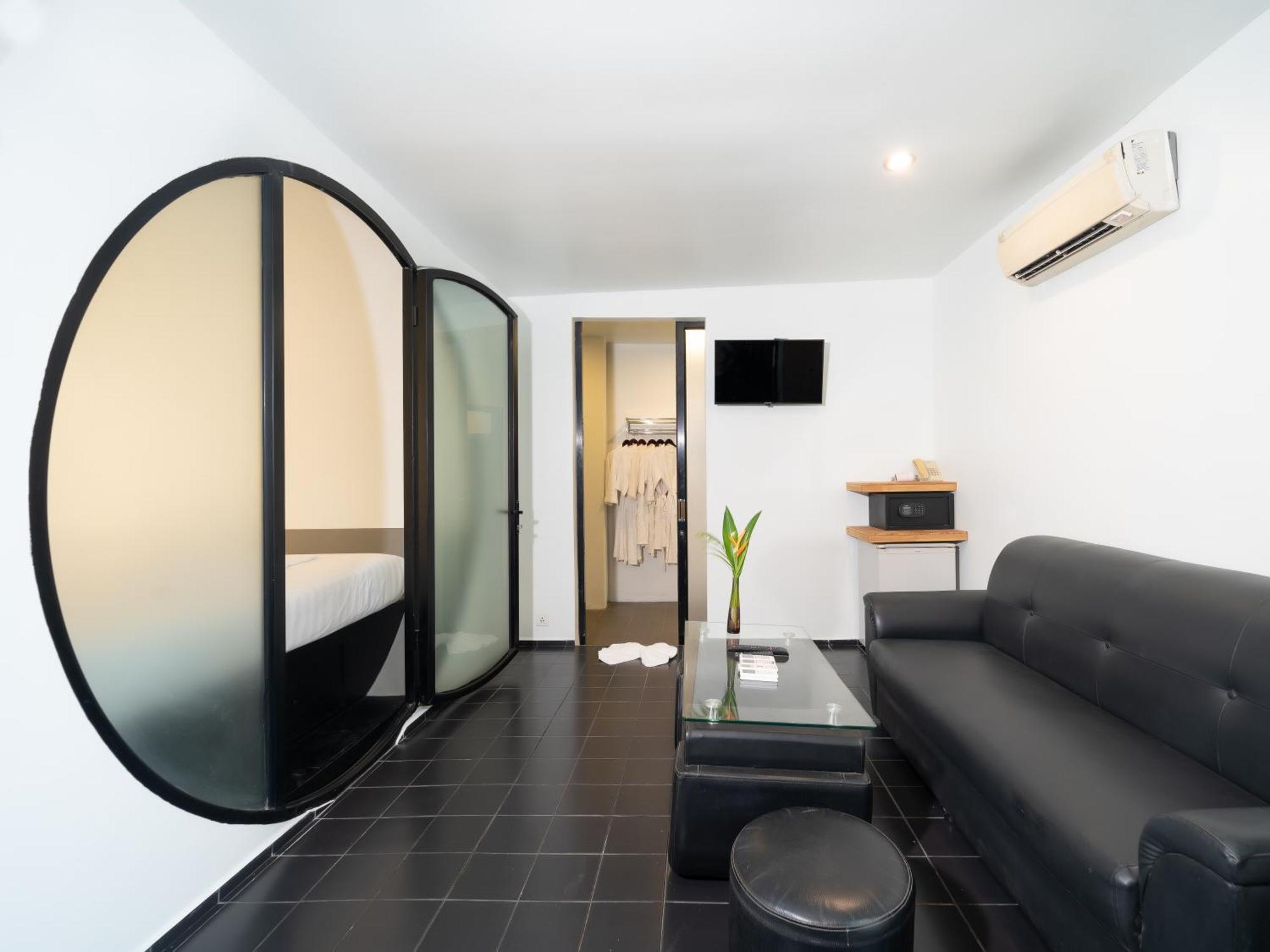 Tunnel Urban Retreat Hotel Siem Reap Exterior foto