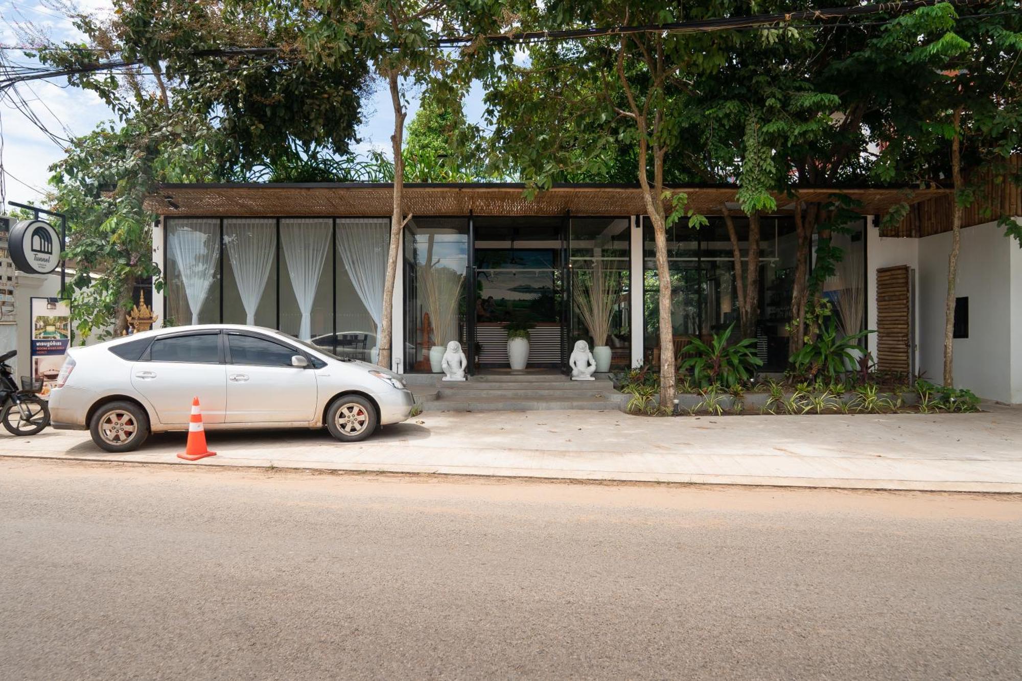 Tunnel Urban Retreat Hotel Siem Reap Exterior foto